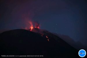 Gunung Ili Lewotok NTT Meletus, Warga Dilarang Memasuki dan Melakukan Pendakian Radius 2 Km