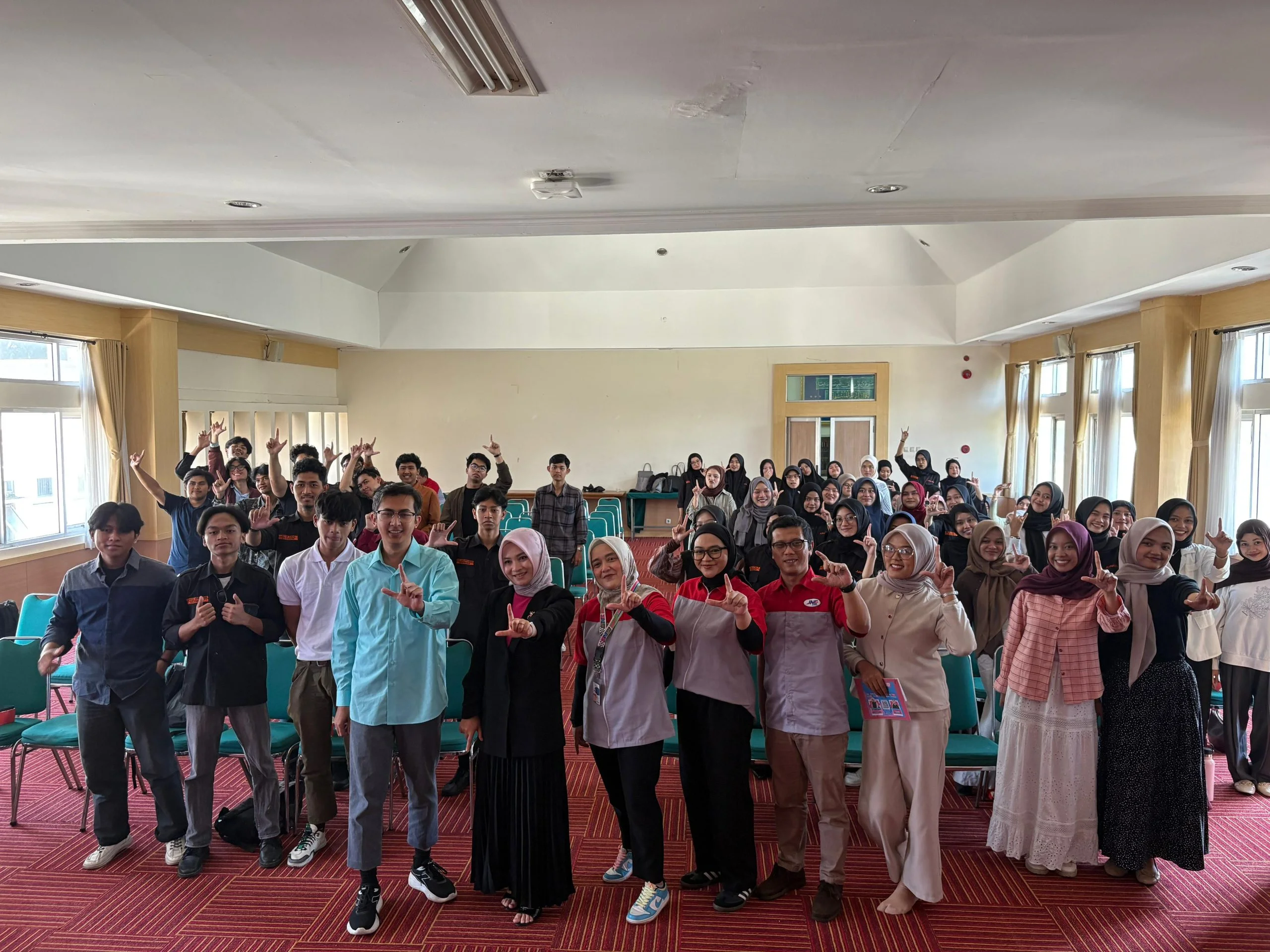 Ratusan Mahasiswa UIN Raih Inspirasi Baru di Creative Workshop JNE