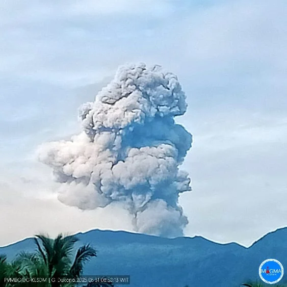 Gunung Dukono Erupsi Lontarkan Abu Vulkanik 1.800 Meter
