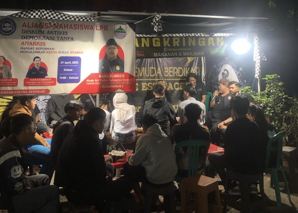 Mahasiswa dan Pelajar di Bandung Bahas Demokrasi Tanpa Anarkis