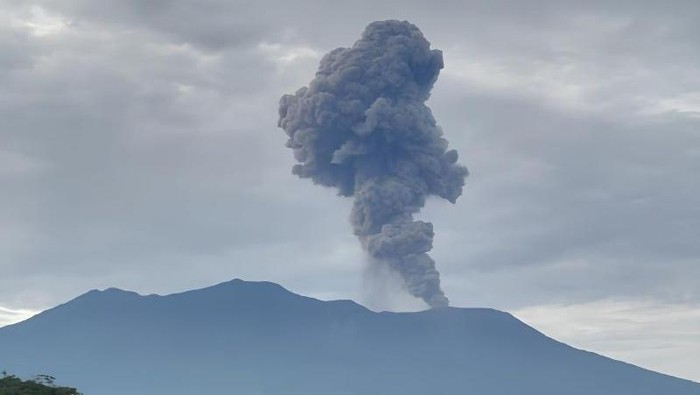 gunung marapi erupsi
