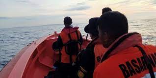Puluhan Wisatawan yang Terjebak di Tengah Laut Babel Berhasil Dievakuasi