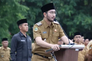 jeje perbaiki jalan bandung
