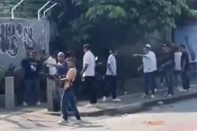keributan kemang