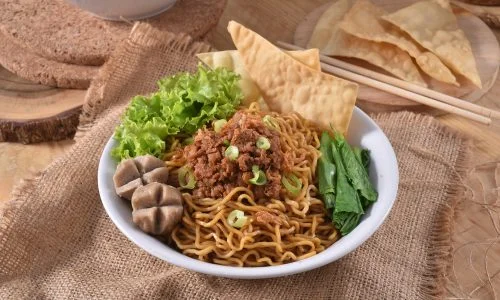 Strategi Promosi UMKM: Mie Ayam Bakso Kabita Memaksimalkan WhatsApp, Instagram dan Flyer Sederhana