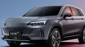 mobil listrik polytron