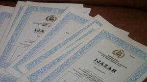 Menahan Ijazah