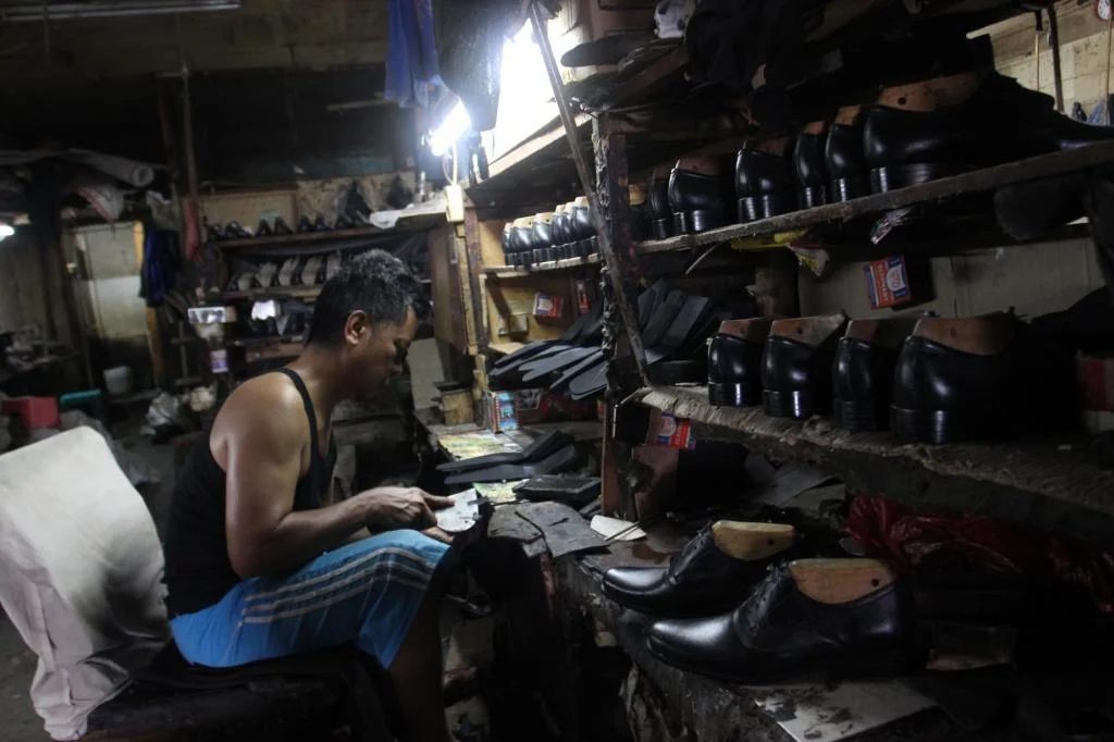 Peran Sistem Komunikasi dalam Meningkatkan Pelayanan Penjual UMKM Bengkel Sepatu