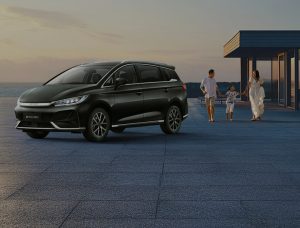 BYD M6