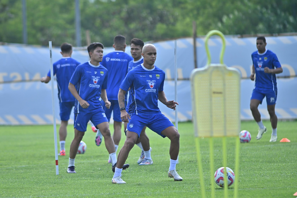 Persib Bandung Gelar Latihan Perdana di Musim 2025/2026 