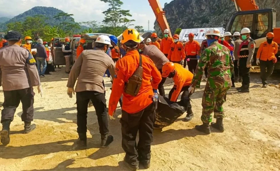 update jumlah Korban Longsor Gunung Kuda Cirebon - Instagram BPBD Jabar