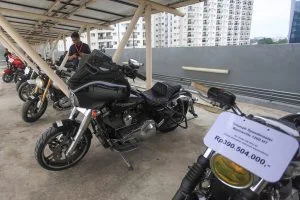 Lelang barang sitaan KPK-1