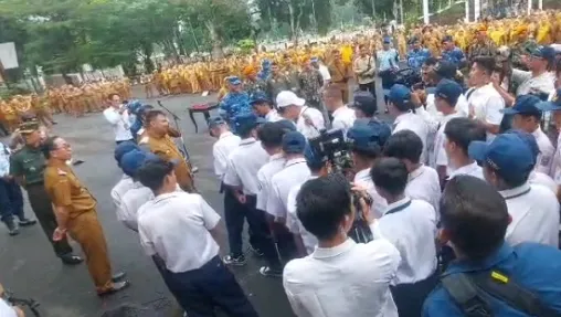 PELAJAR SUBANG BARAK MILITER