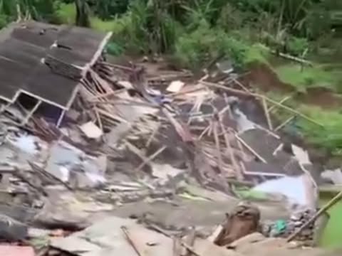 Pergerakan tanah pasirmunjul