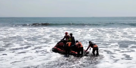Tim SAR Gabungan Temukan Korban Terseret Arus di Pantai Barat Pangandaran