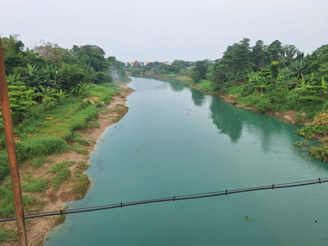 Sungai Citarum di Karawang Jadi Hijau