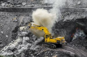 Pekerja tambang unjuk rasa