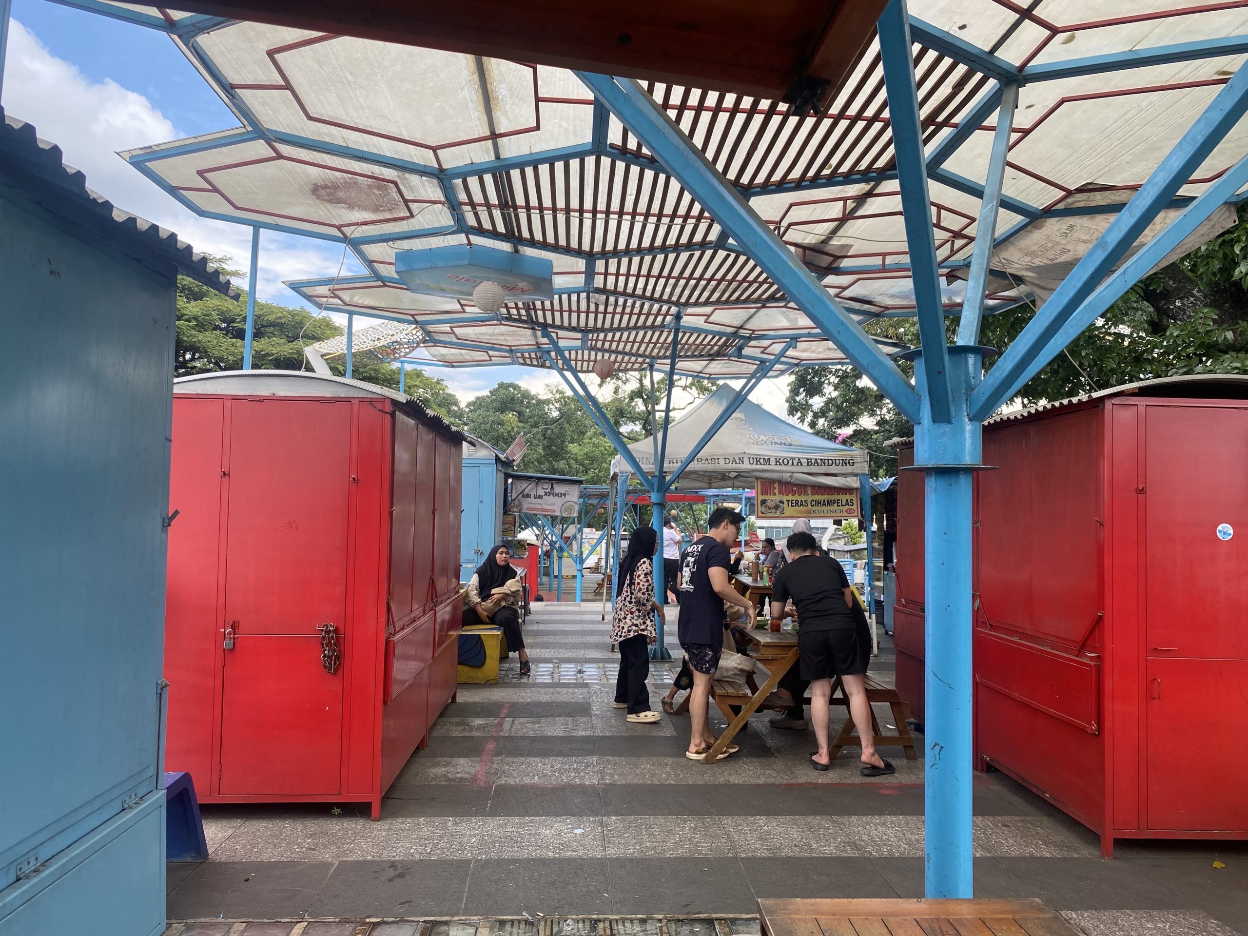 Teras Cihampelas Diperketat: Hanya Satu Pintu Dibuka, Pemkot Bandung Siapkan Revitalisasi Total