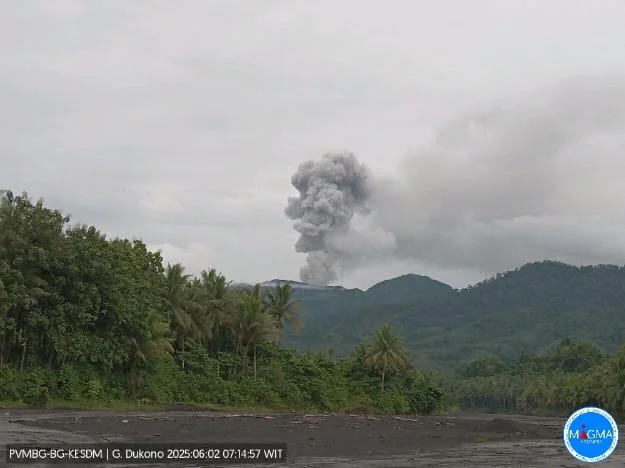 Gunung Dukono Pagi Ini Kembali Erupsi, Lontarkan Abu Vulkanik Sejauh 1.350 Meter