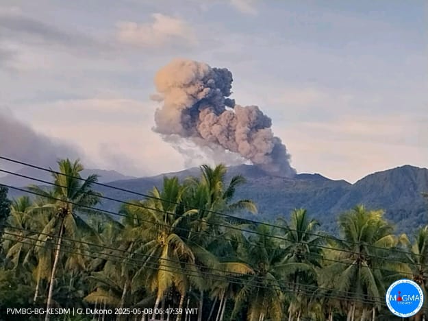 Gunung Dukono Pagi ini Kembali Erupsi