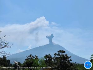Gunung Ile Lewotolok Erupsi