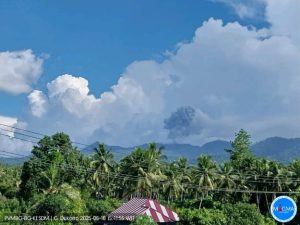 gunung dukono erupsi
