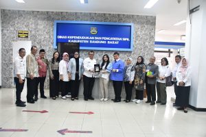 Banyak Keluhan Masyarakat, Christin Novalia Simanjuntak Kujungi Disdukcapil KBB