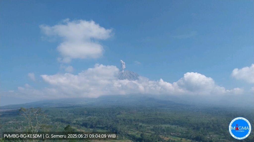 Gunung Semeru Erupsi Tinggi Kolom Abu Capai 1.000 Meter, Tidak Beraktivitas di Sektor Tenggara Besuk Kobokan