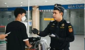 bawa piala gratis bea masuk