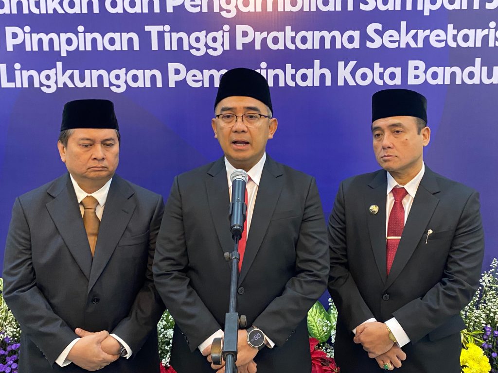 Farhan Lantik Iskandar Zulkarnain Jadi Sekda Kota Bandung, Tiga Tugas Berat Menanti!