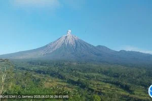 gunung semeru erupsi-1