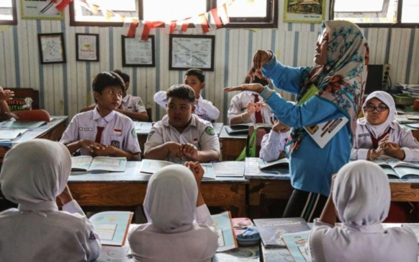 guru sekolah rakyat