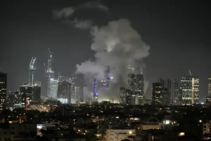 iran serang balik israel