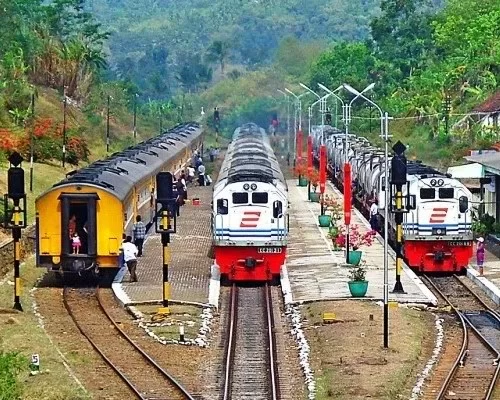 Mulai Hari Ini Berlaku Diskon Tiket Kereta, Pesawat hingga Tarif Tol