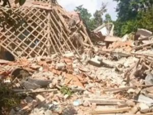 Merelokasi warga Tanah Bergerak