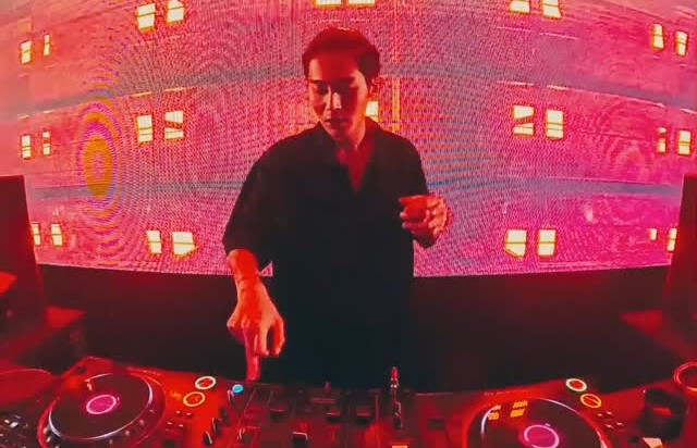 DJ Panda Erika Carlina