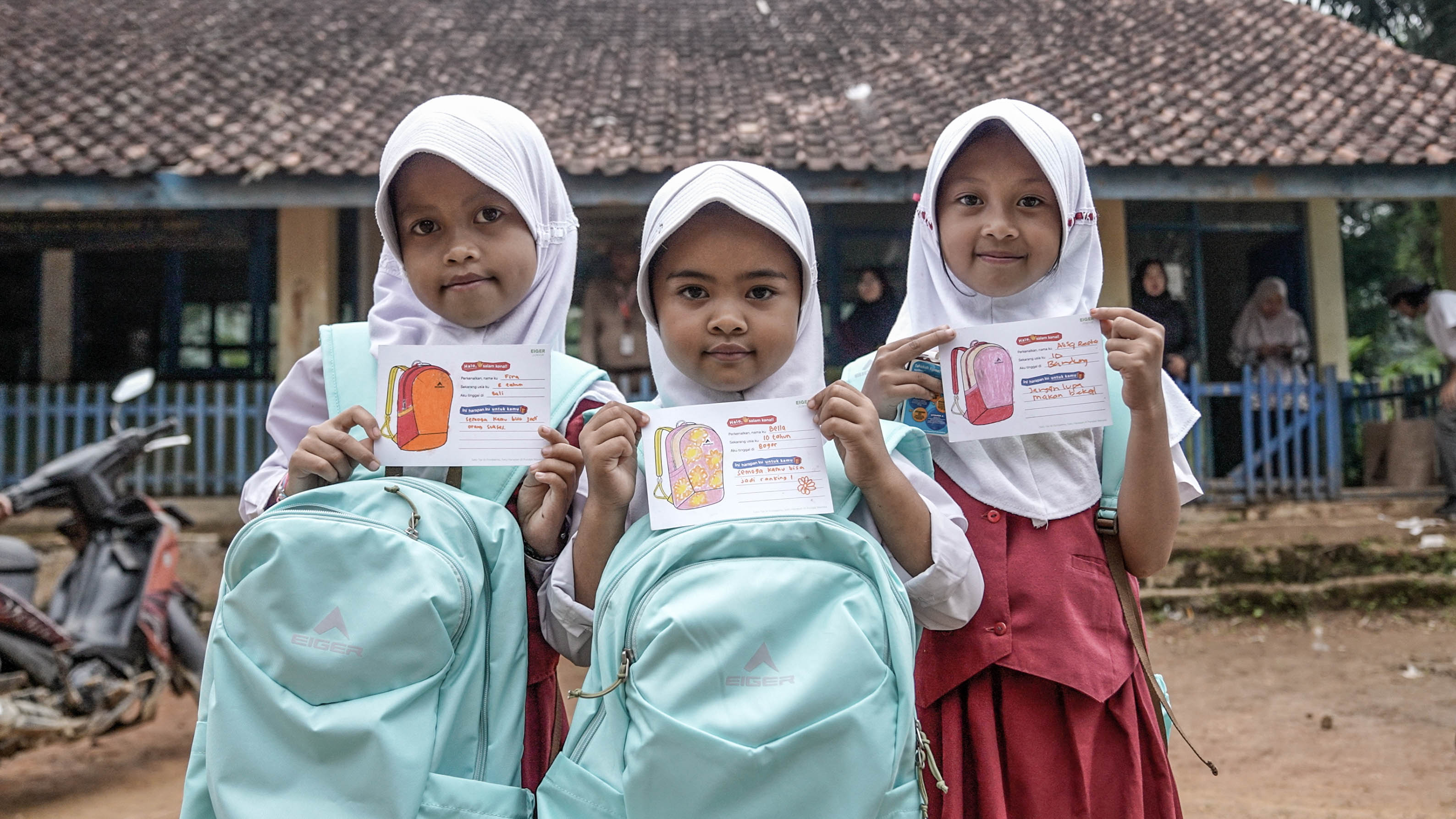 EIGER Junior Kirim 2.000 Tas Sekolah untuk Anak-Anak di Pelosok Indonesia