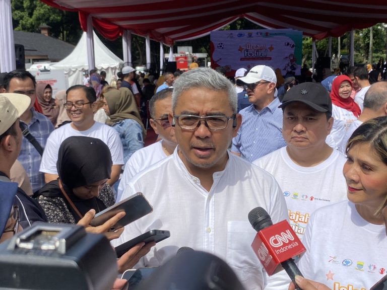Farhan Gaspol Atasi Macet Bandung: Flyover, BRT, hingga Angkot Pintar Disiapkan