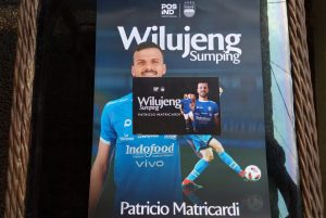 Nostalgia Menjadi Strategi, Persib Kenalkan Pemain Baru Lewat Kartu Pos