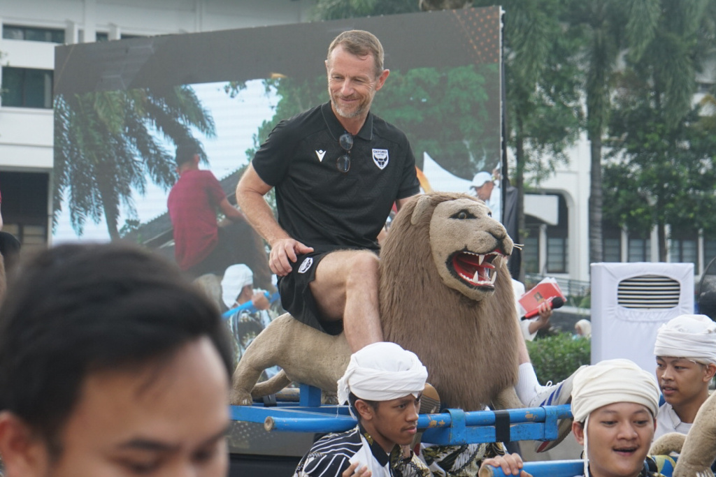 Gary Rowett Sebut Sorotan Oxford United Bukan Tertuju ke Partai Final Piala Presiden 2025