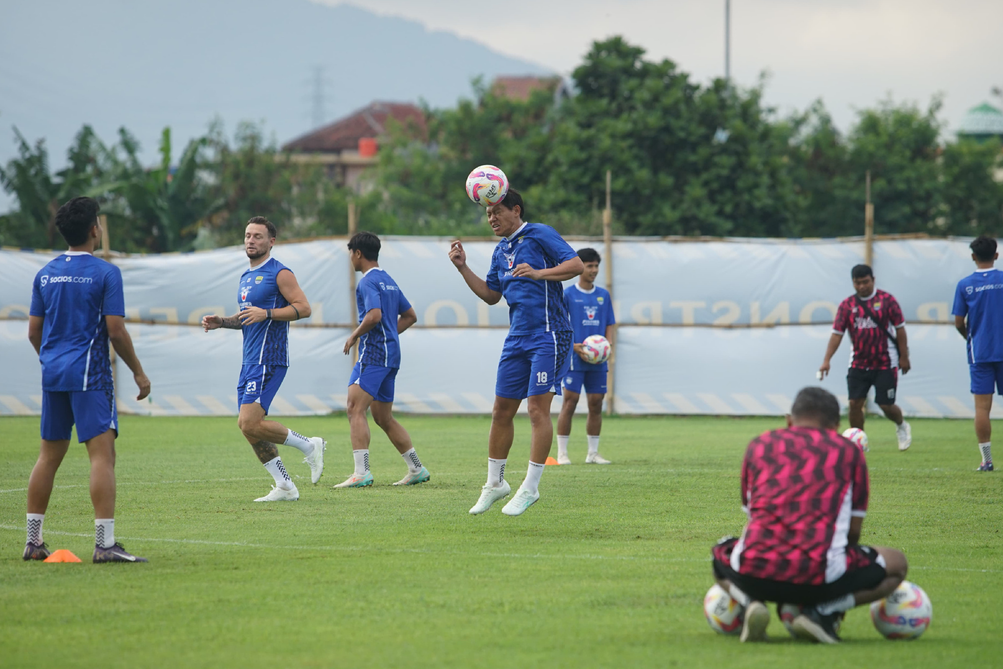 Terus Asah Fisik dan Koneksi Antar Pemain Persib, Miro Petric Ungkap Hasil Secara Menyeluruh