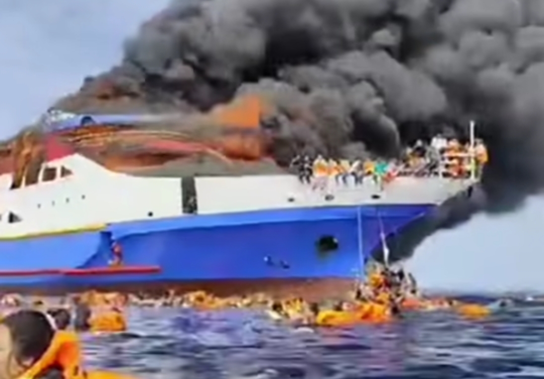 Km Barcelona Terbakar