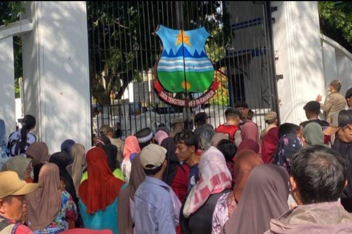 Insiden pesta rakyat putra KDM-5