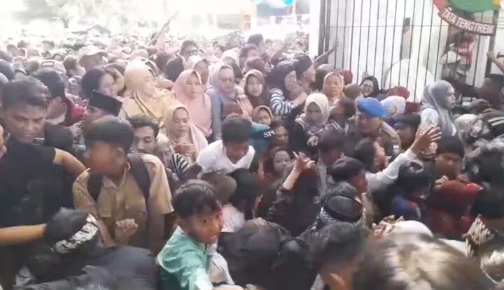 Insiden pesta rakyat putra KDM
