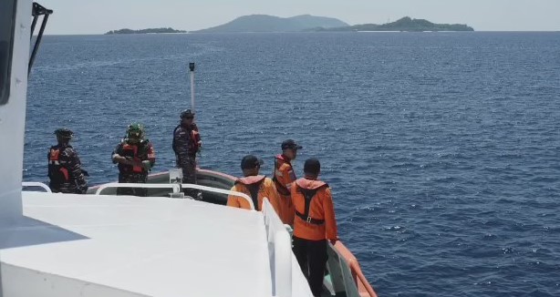 KM Barcelona terbakar-2