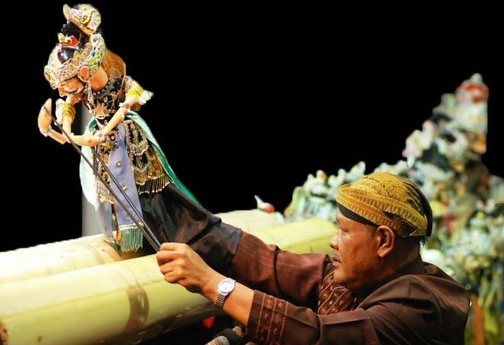 Mitos nonton wayang golek