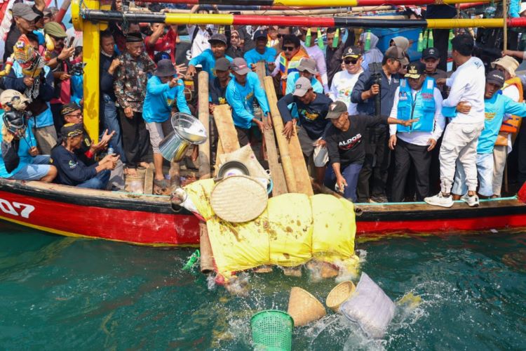 Ruwat Laut pantai Carita Banten 2025