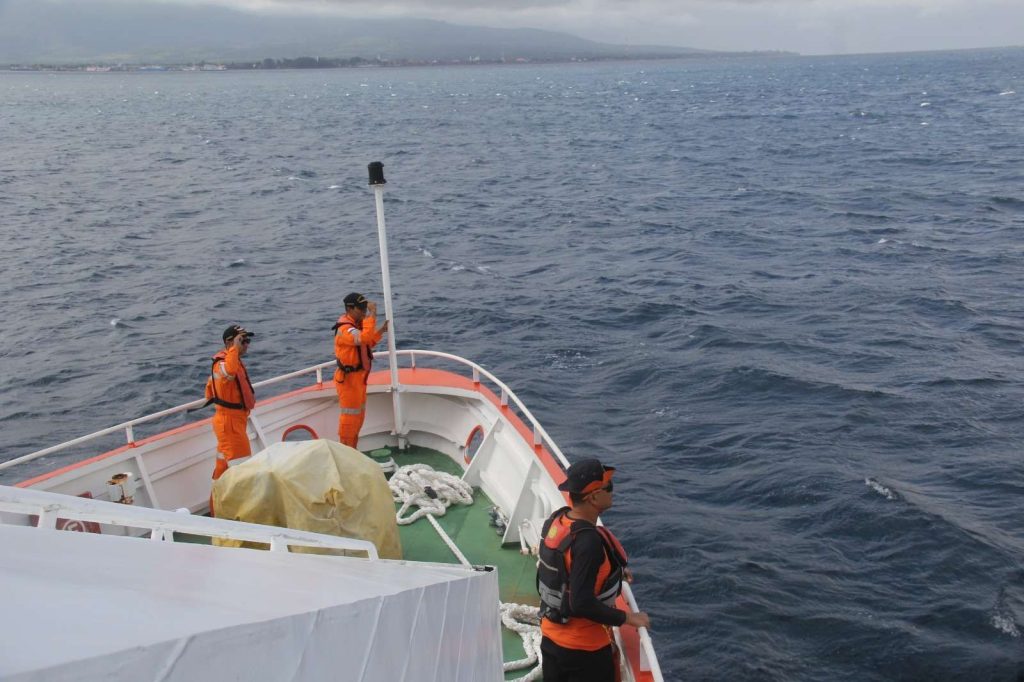 Tim SAR Gabungan Sisir Laut, Udara, dan Darat Cari Korban KMP Tunu Pratama Jaya