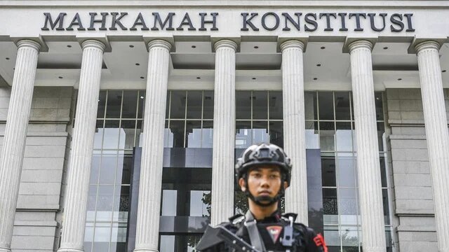 WAMEN diarang rangkap jabatan