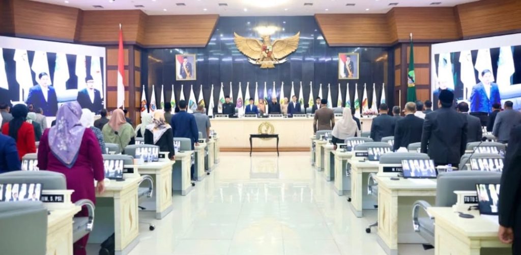 Euis Ida Wartiah Ikuti Paripuran Pendapat Akhir Gubernur